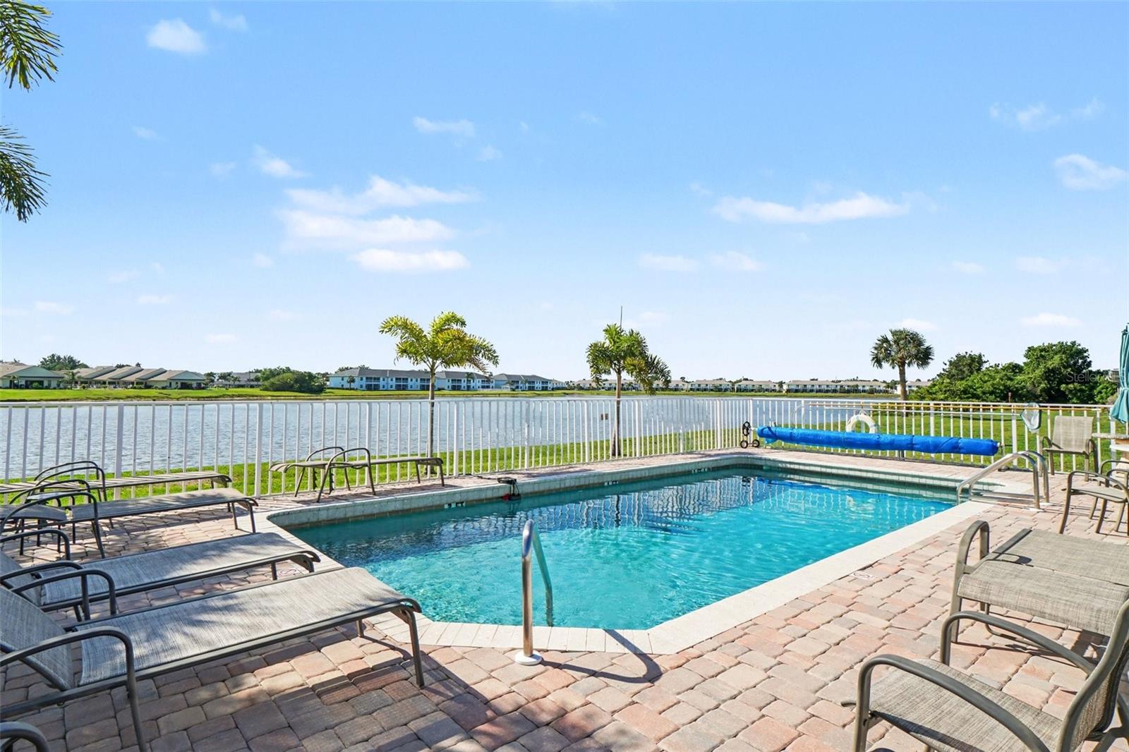 LAKESIDE GARDENS 02 - Residential