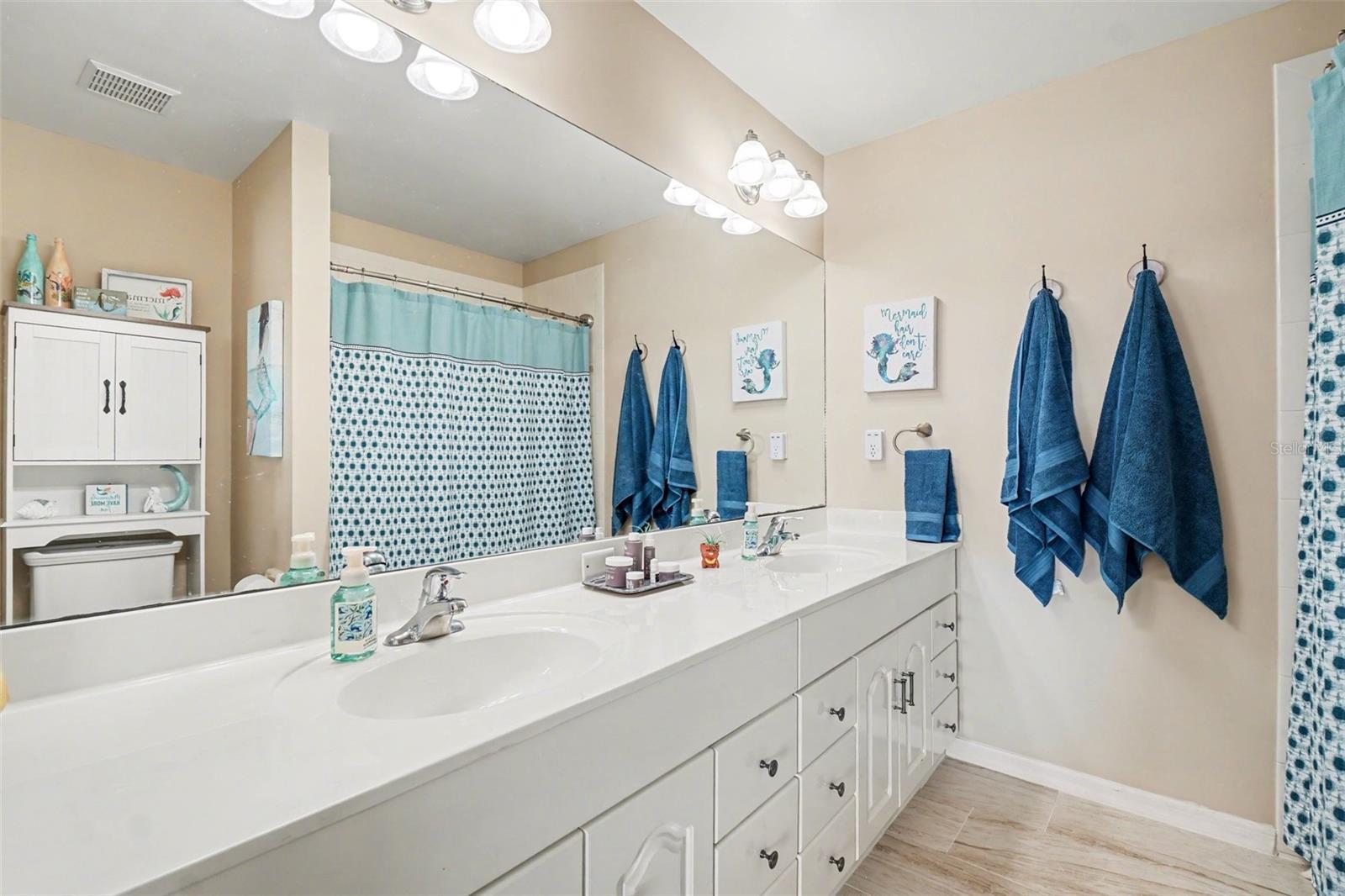 LAKESIDE GARDENS 02 - Residential