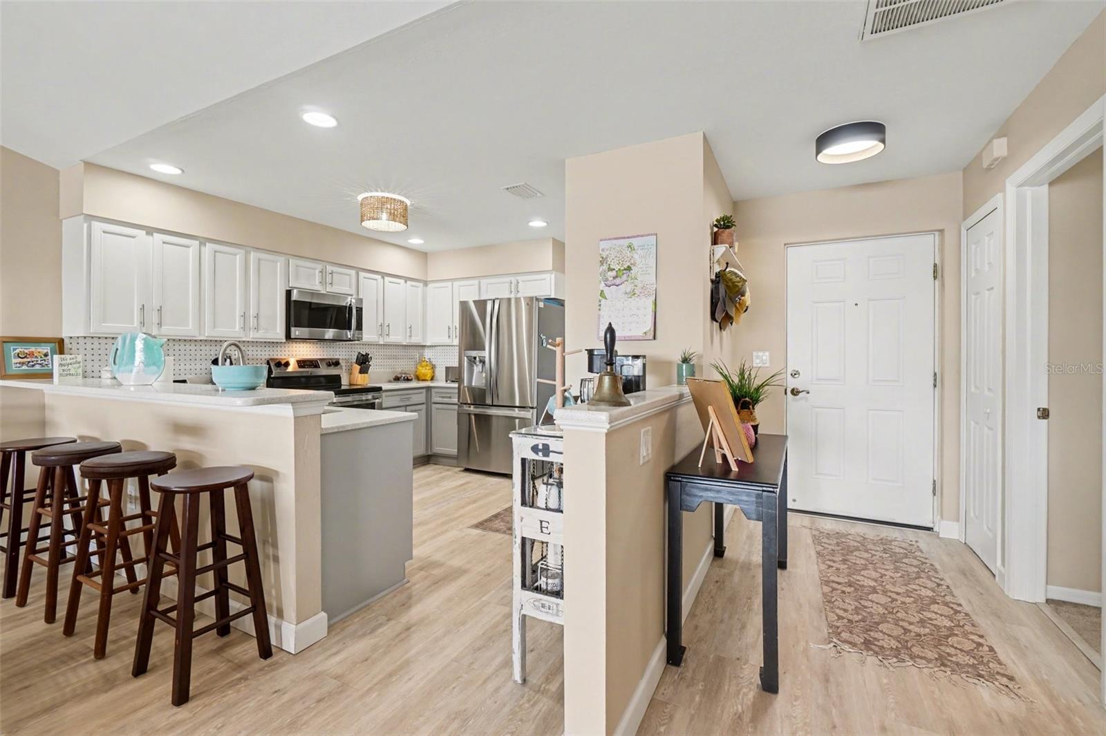 LAKESIDE GARDENS 02 - Residential