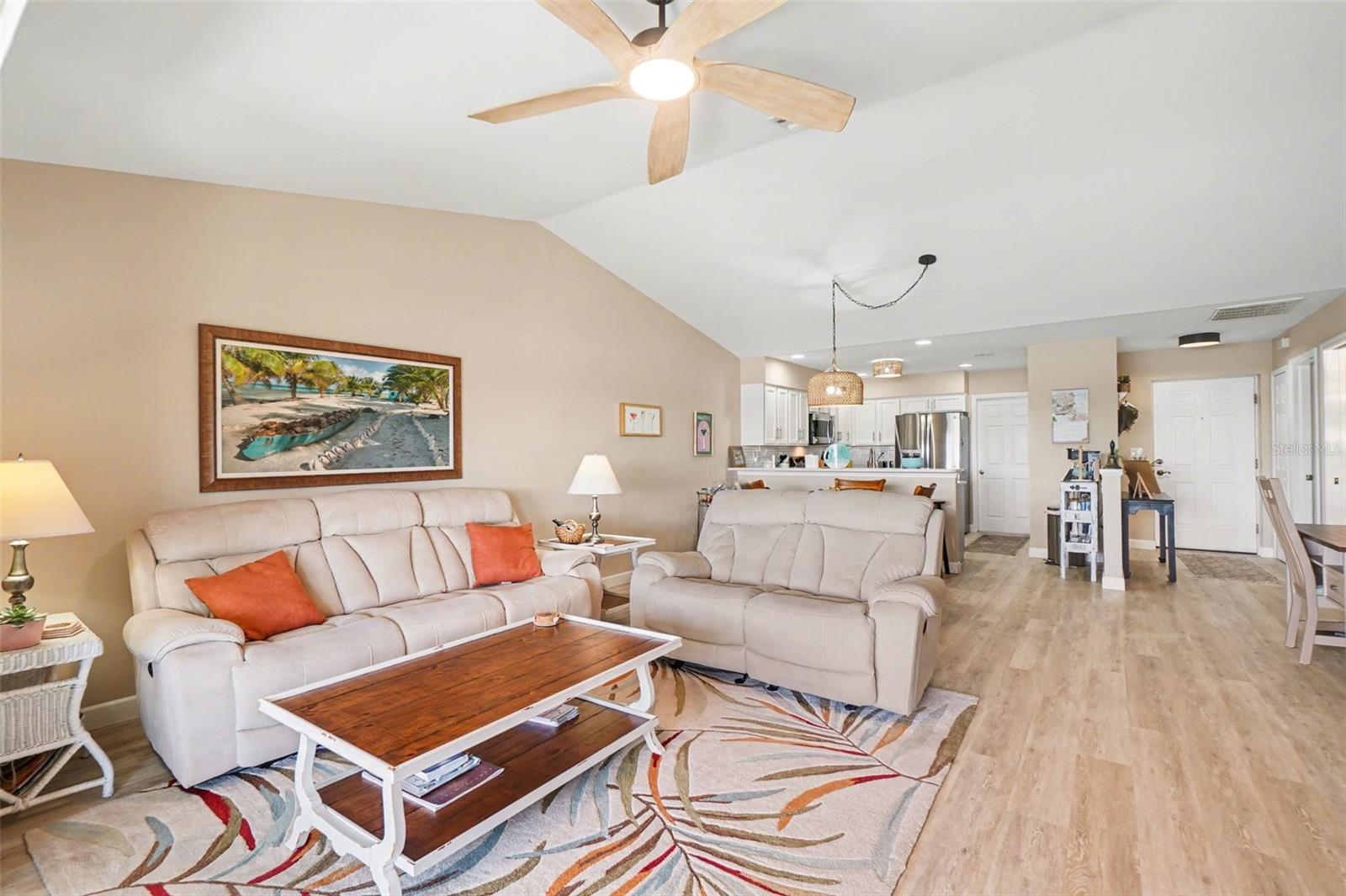 LAKESIDE GARDENS 02 - Residential