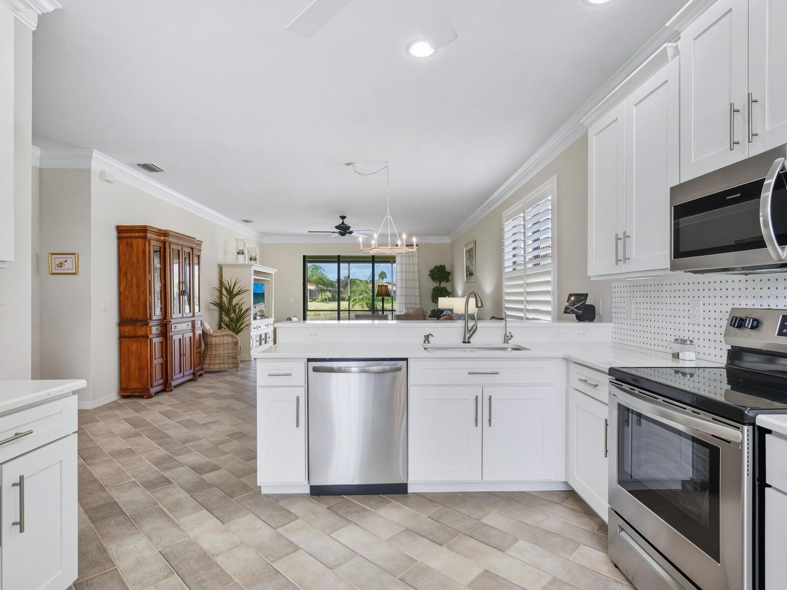 VENETIAN FALLS PH 2 - Residential