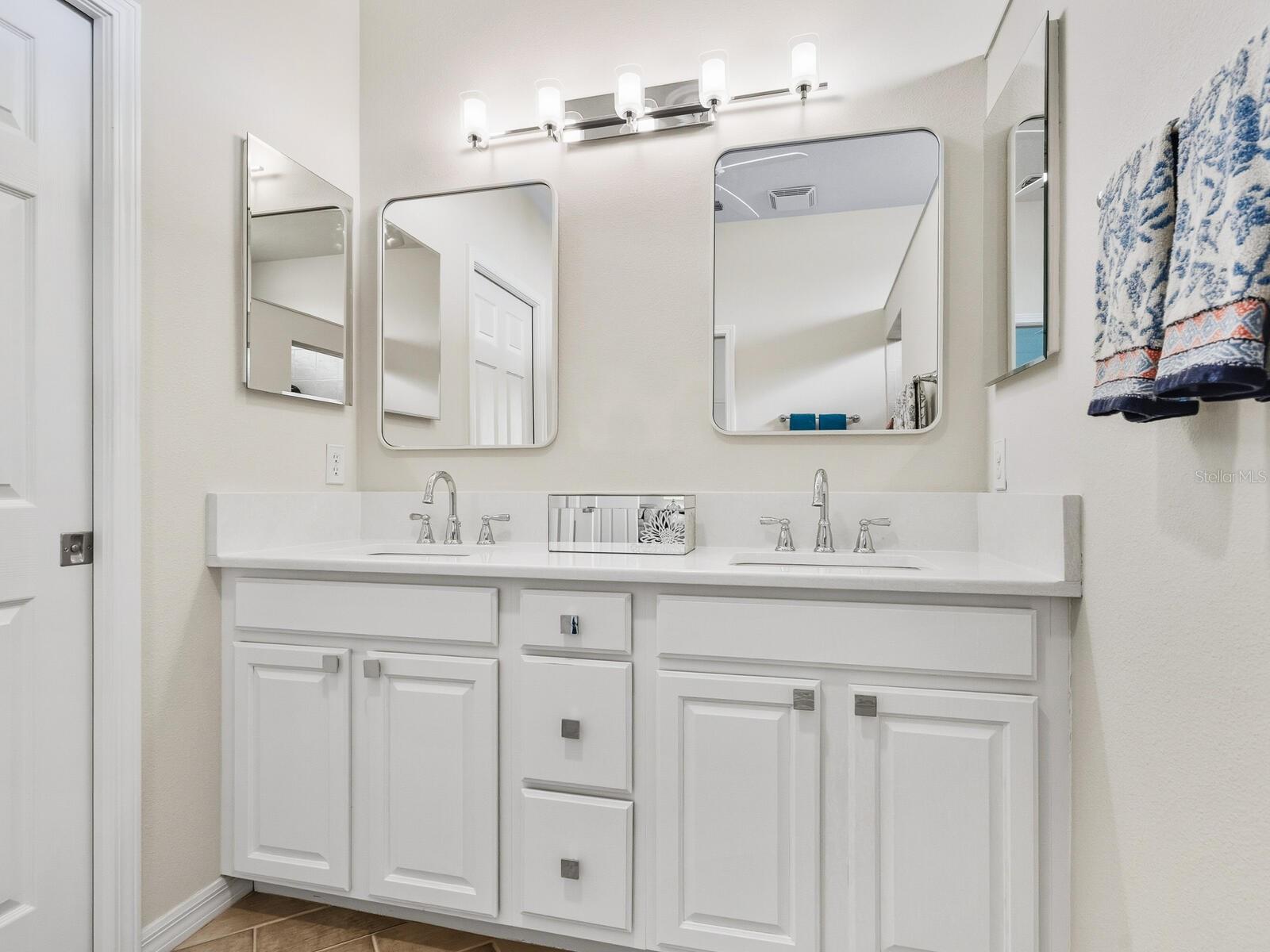 VENETIAN FALLS PH 2 - Residential