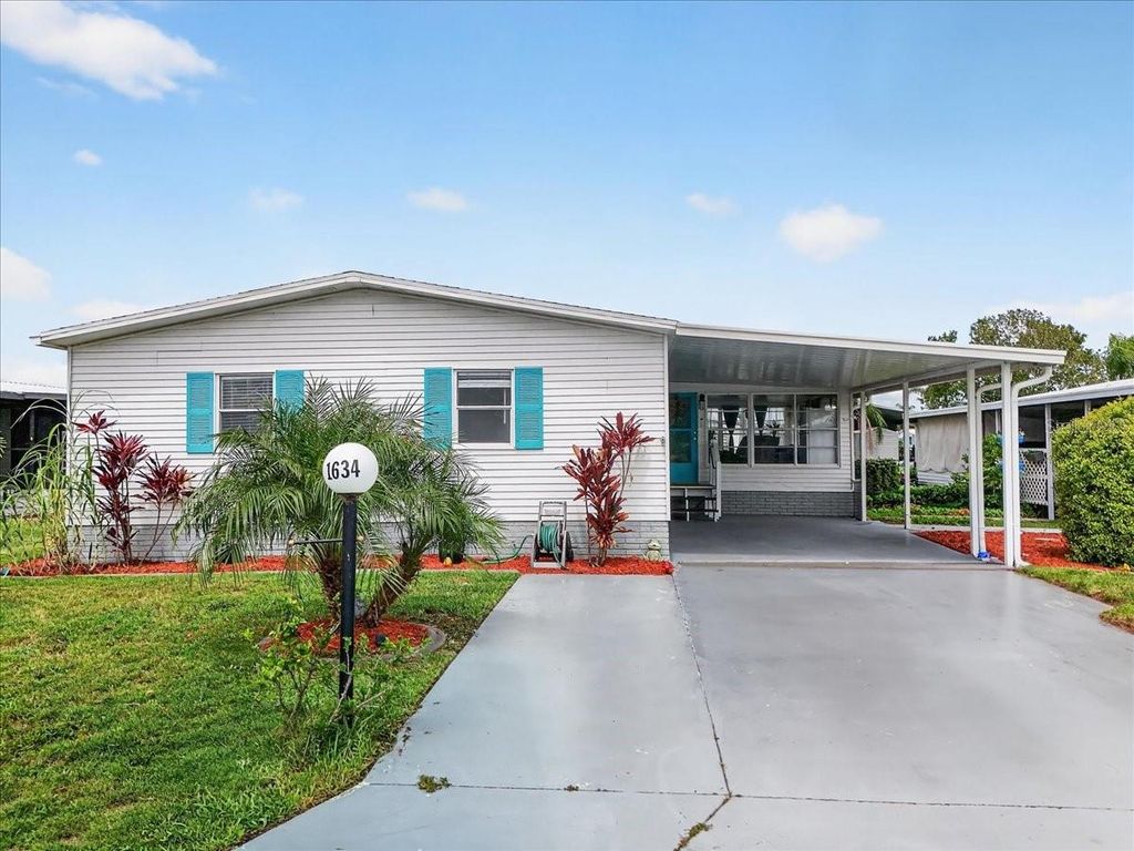 Photo of 1634 SW 35th Circle, Okeechobee, FL 34974 (MLS # S5130294)
