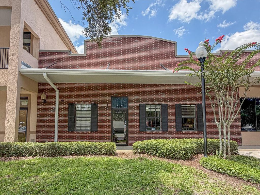 Photo of 301 S Tubb Street #B2, Oakland, FL 34760 (MLS # G5115350)