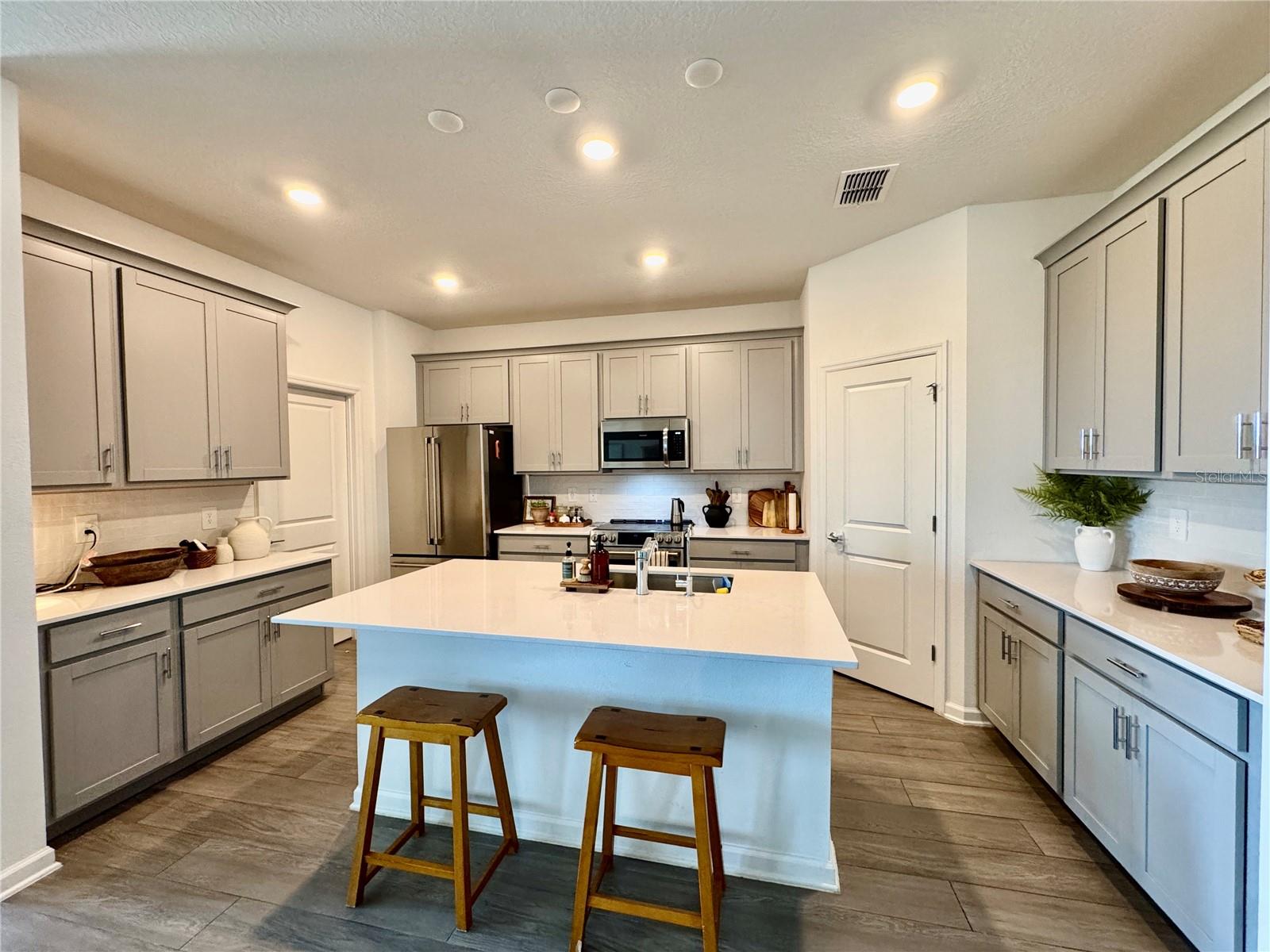 WELLNESS RDG PH 1-A - Residential Lease