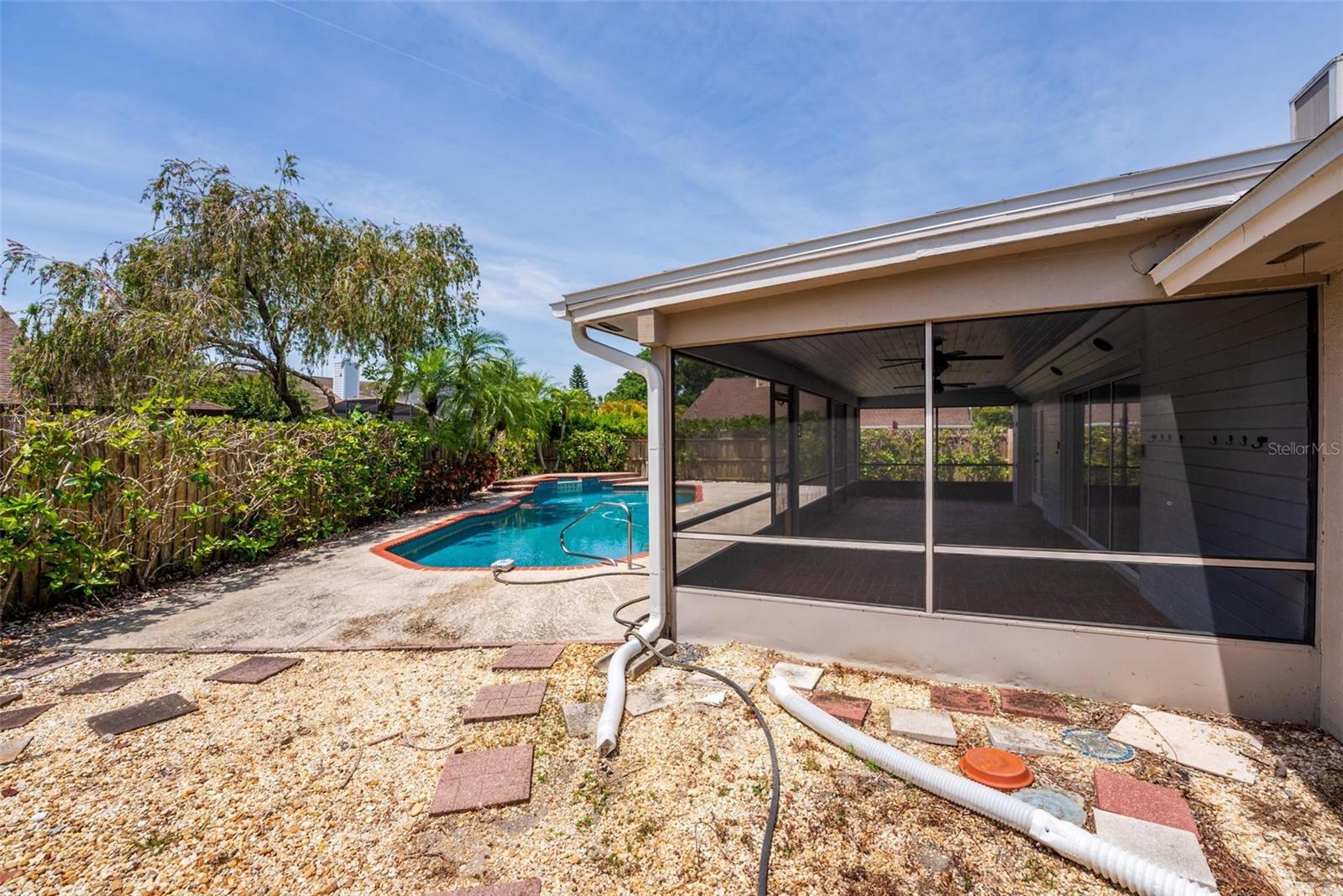 404 N SUNDANCE DRIVE