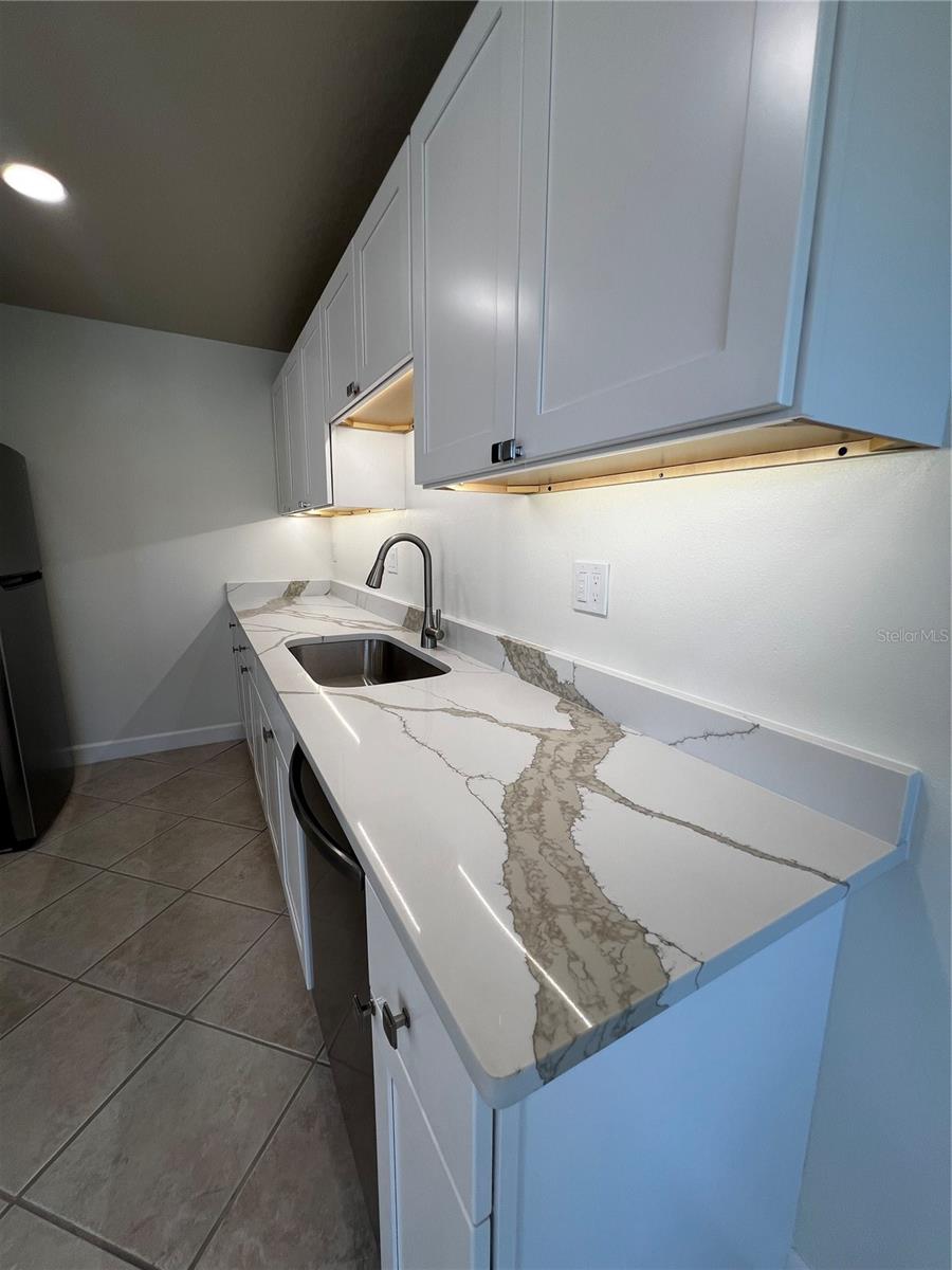 GAY SHORES - Residential Lease