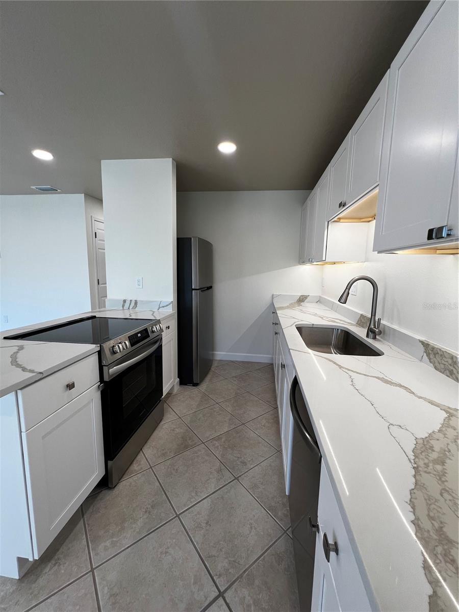 GAY SHORES - Residential Lease