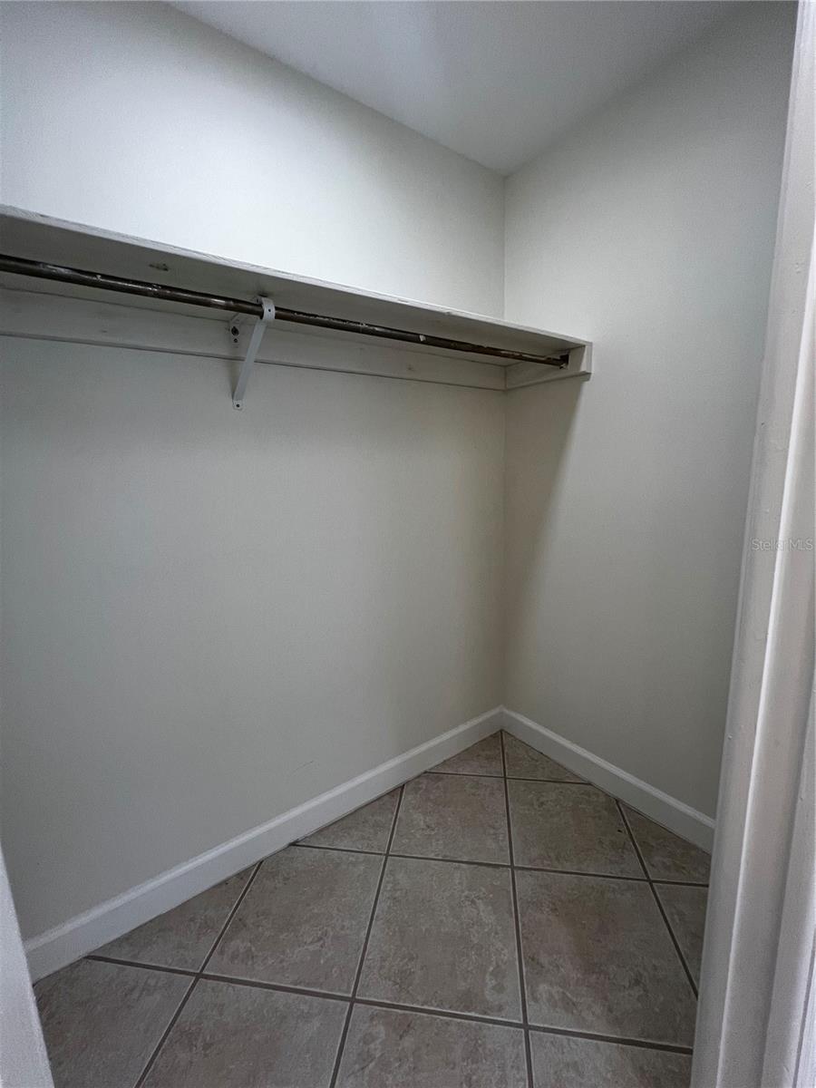 GAY SHORES - Residential Lease