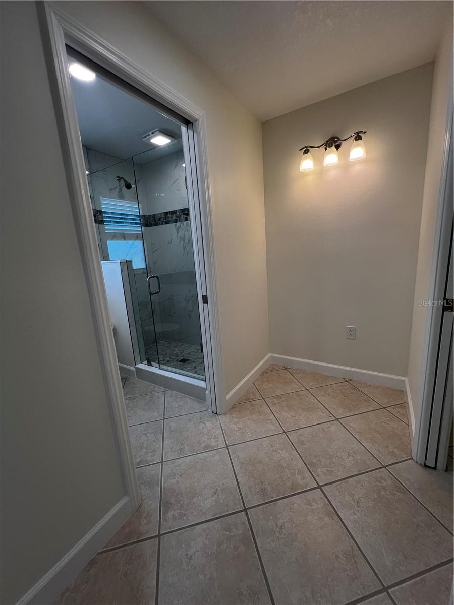 GAY SHORES - Residential Lease