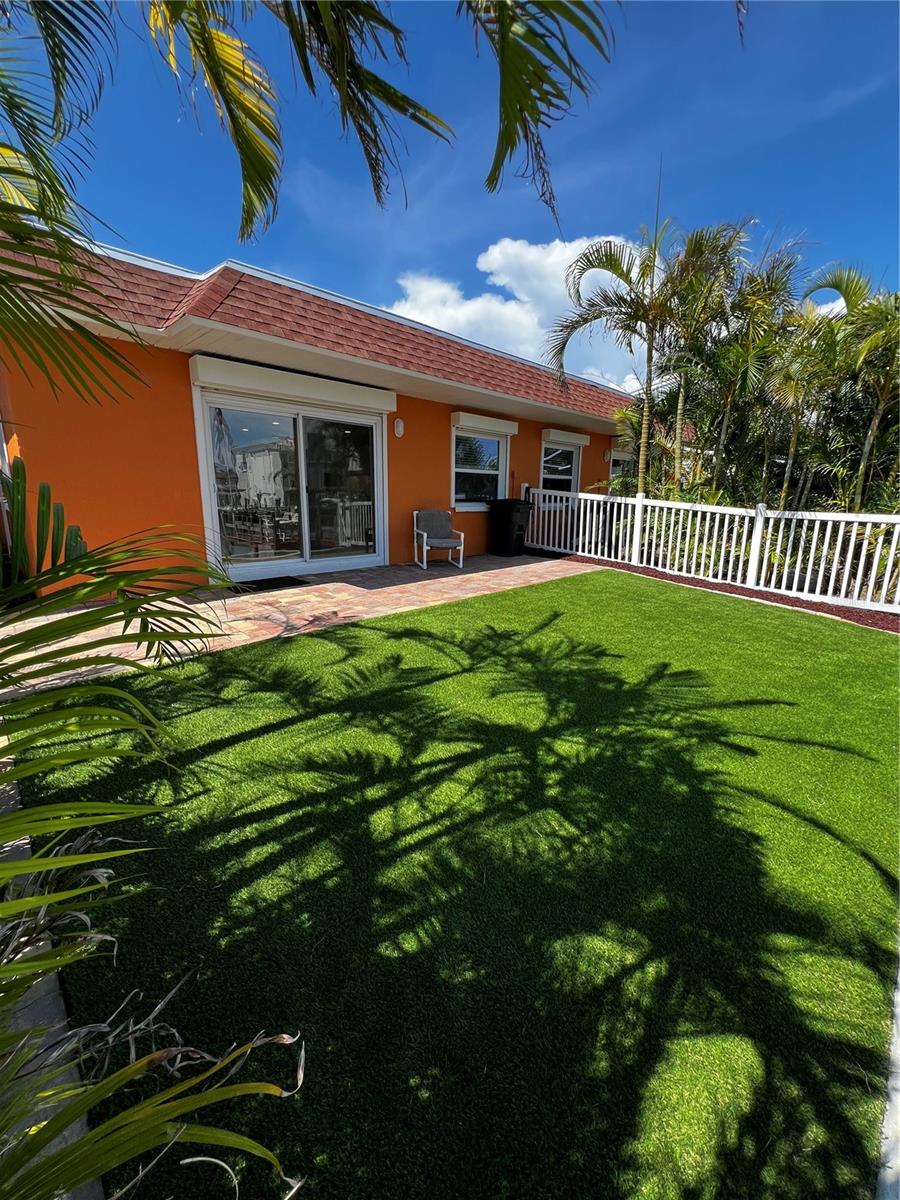GAY SHORES - Residential Lease