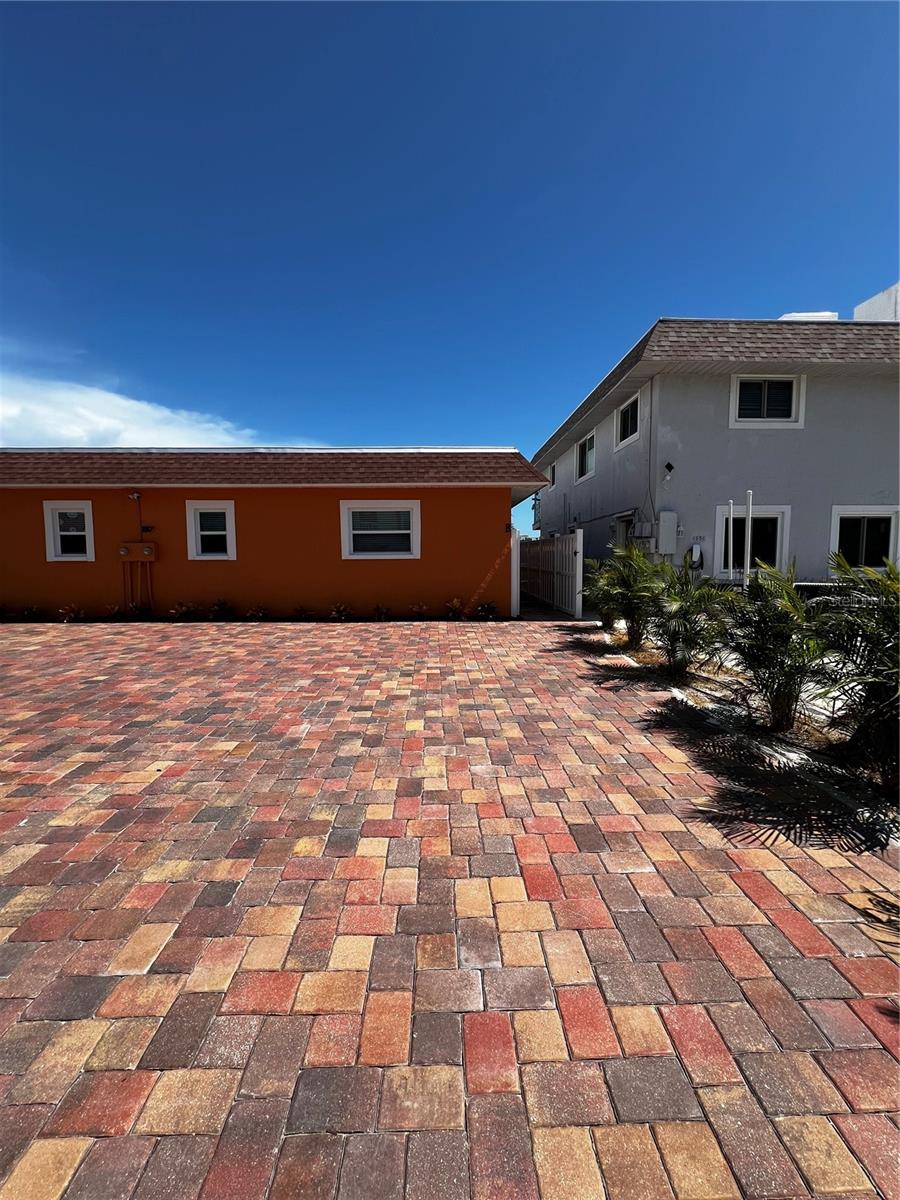 GAY SHORES - Residential Lease