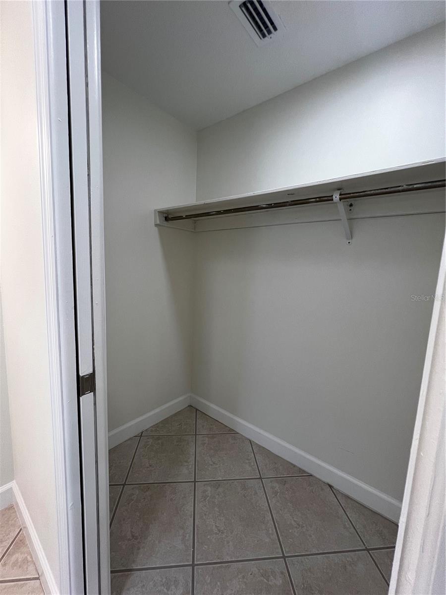 GAY SHORES - Residential Lease
