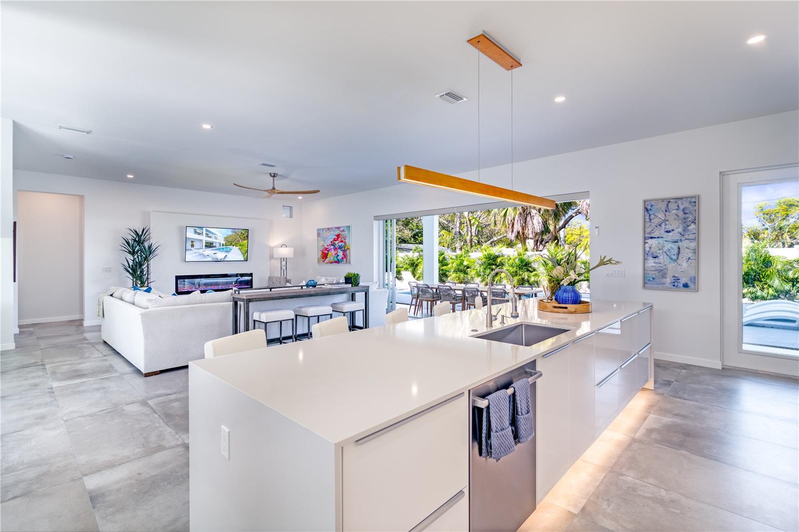 SOUTH GATE - Residential Lease