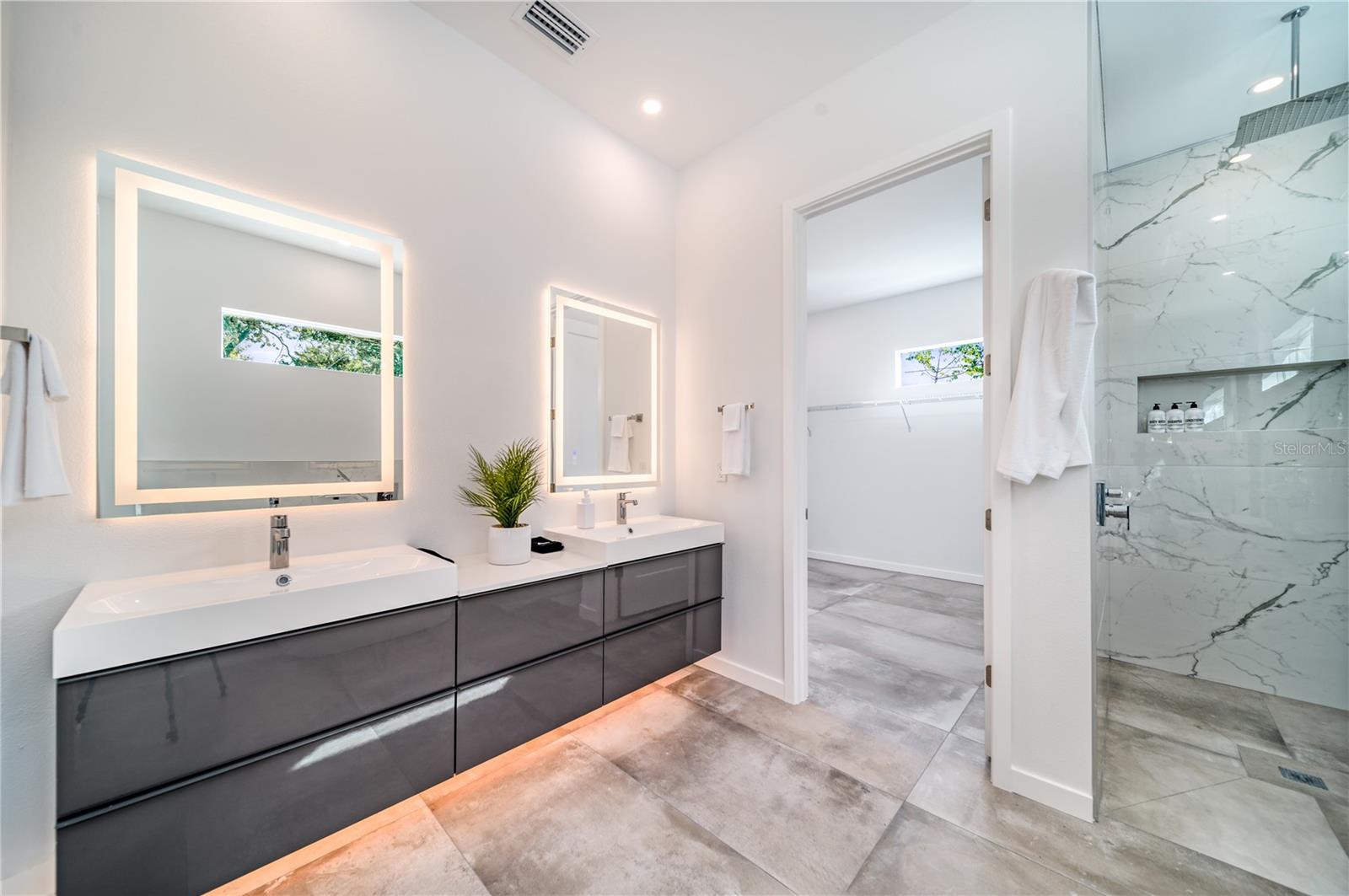 SOUTH GATE - Residential Lease