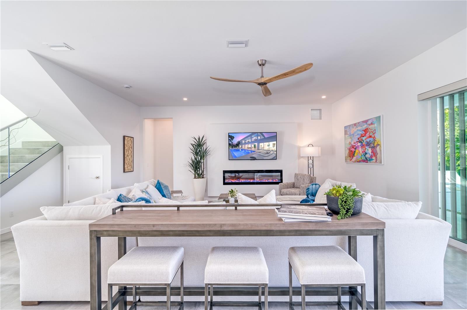 SOUTH GATE - Residential Lease