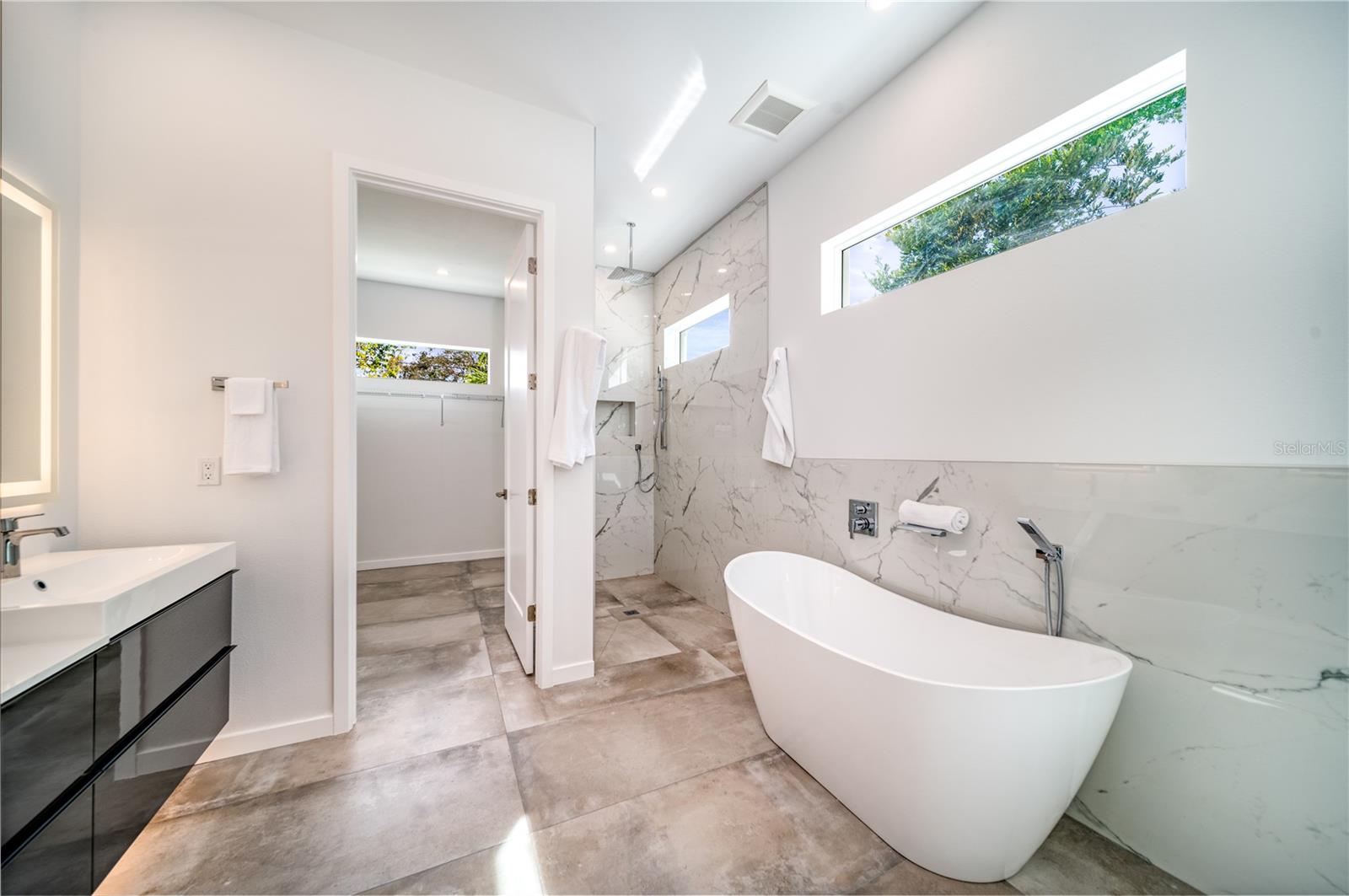 SOUTH GATE - Residential Lease