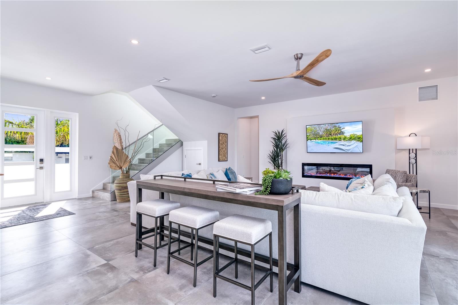 SOUTH GATE - Residential Lease