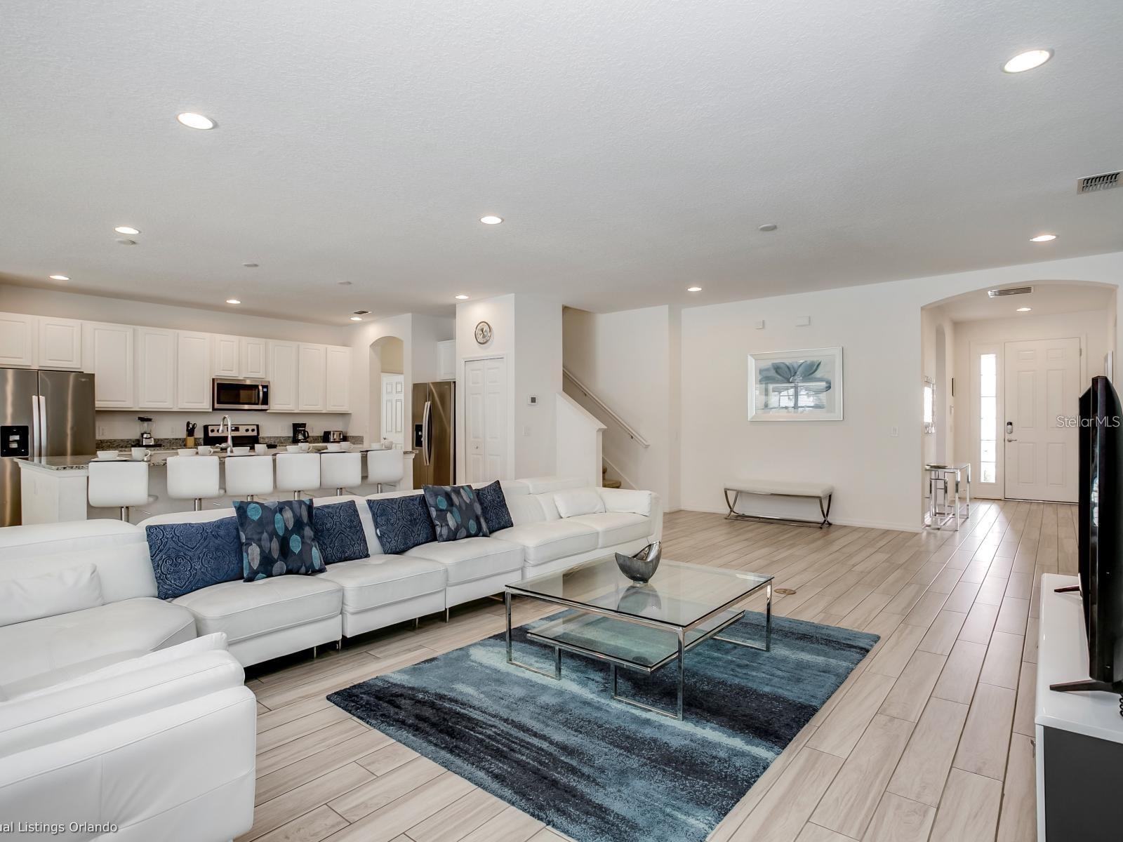 6112 BROAD OAK DRIVE