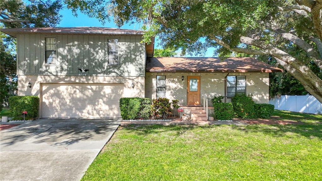 Photo of 1104 77th Street NW, Bradenton, FL 34209 (MLS # A4706678)