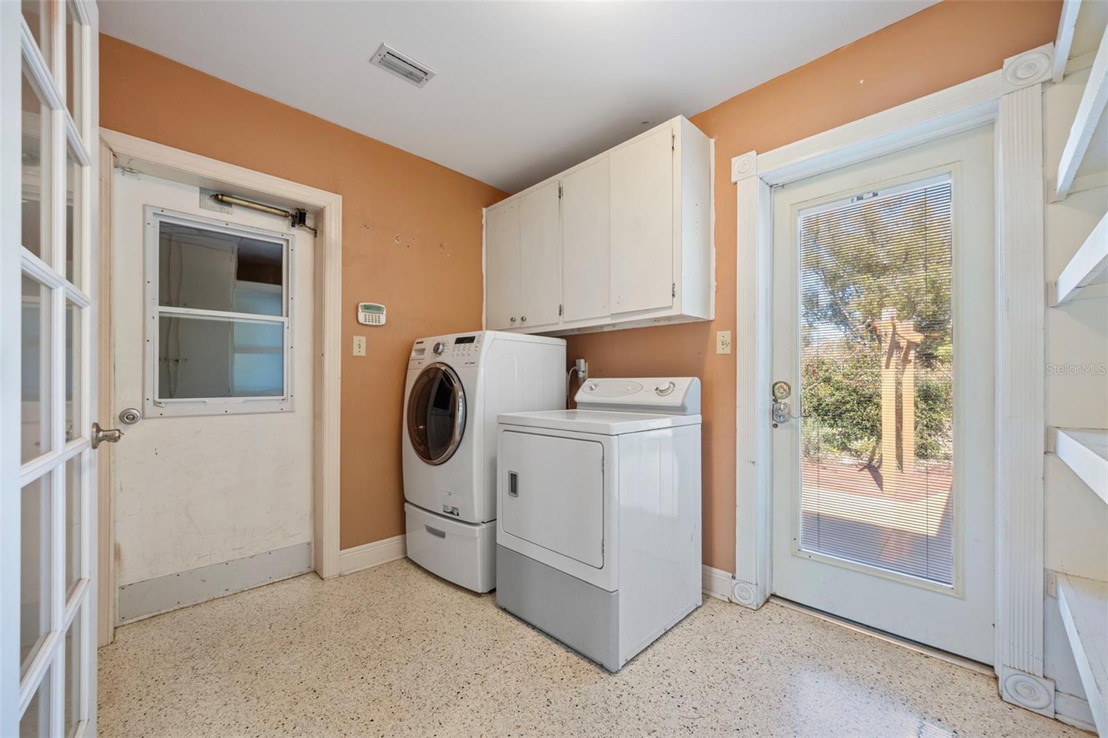 W E HAMNERS HORSESHOE ACRES - Residential