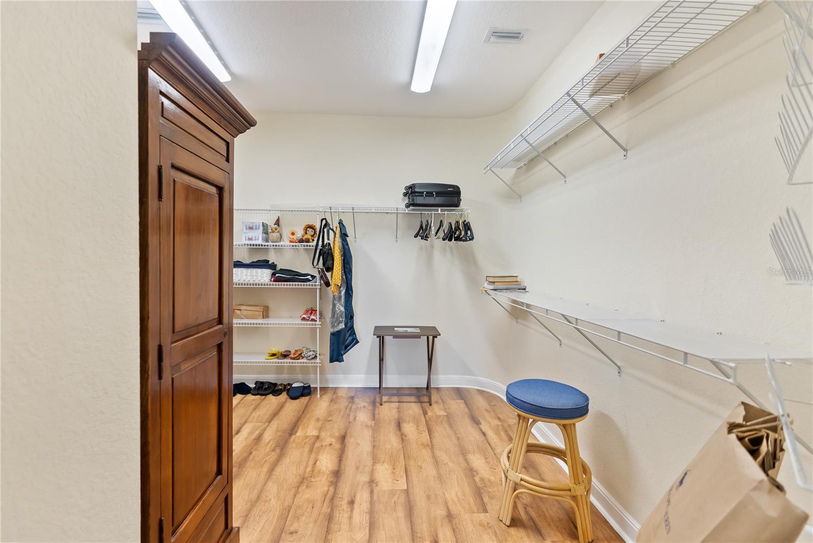 ACADEMY PARK PH I - Residential Lease