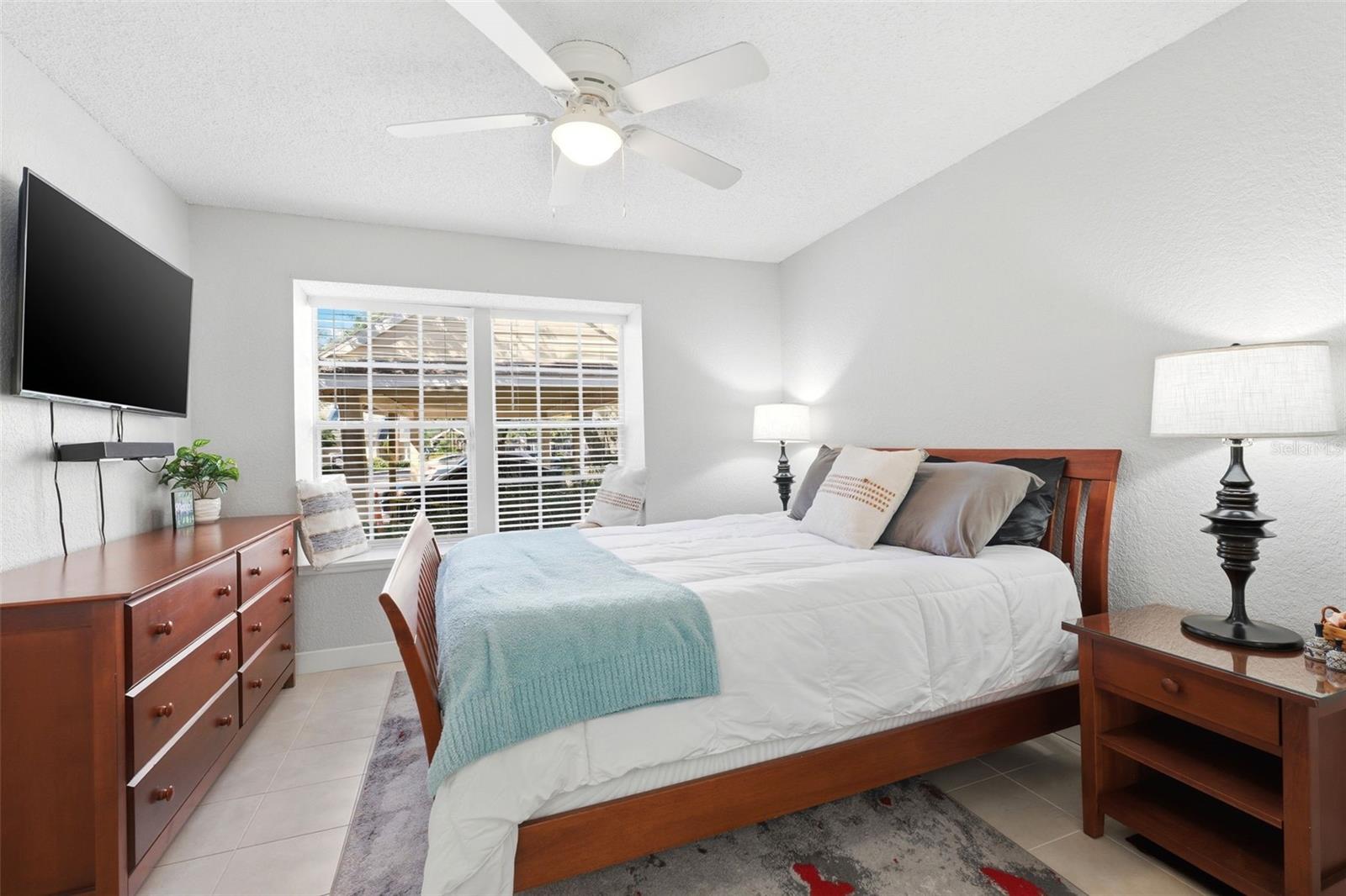 BENTLEY AT COBBS LANDING CONDO THE - Residential