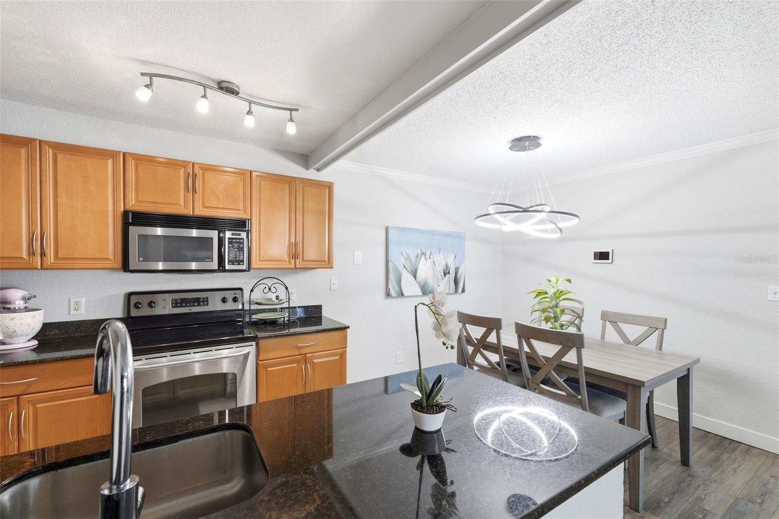 BENTLEY AT COBBS LANDING CONDO THE - Residential