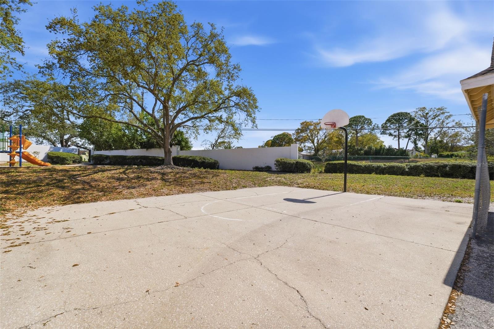 BENTLEY AT COBBS LANDING CONDO THE - Residential