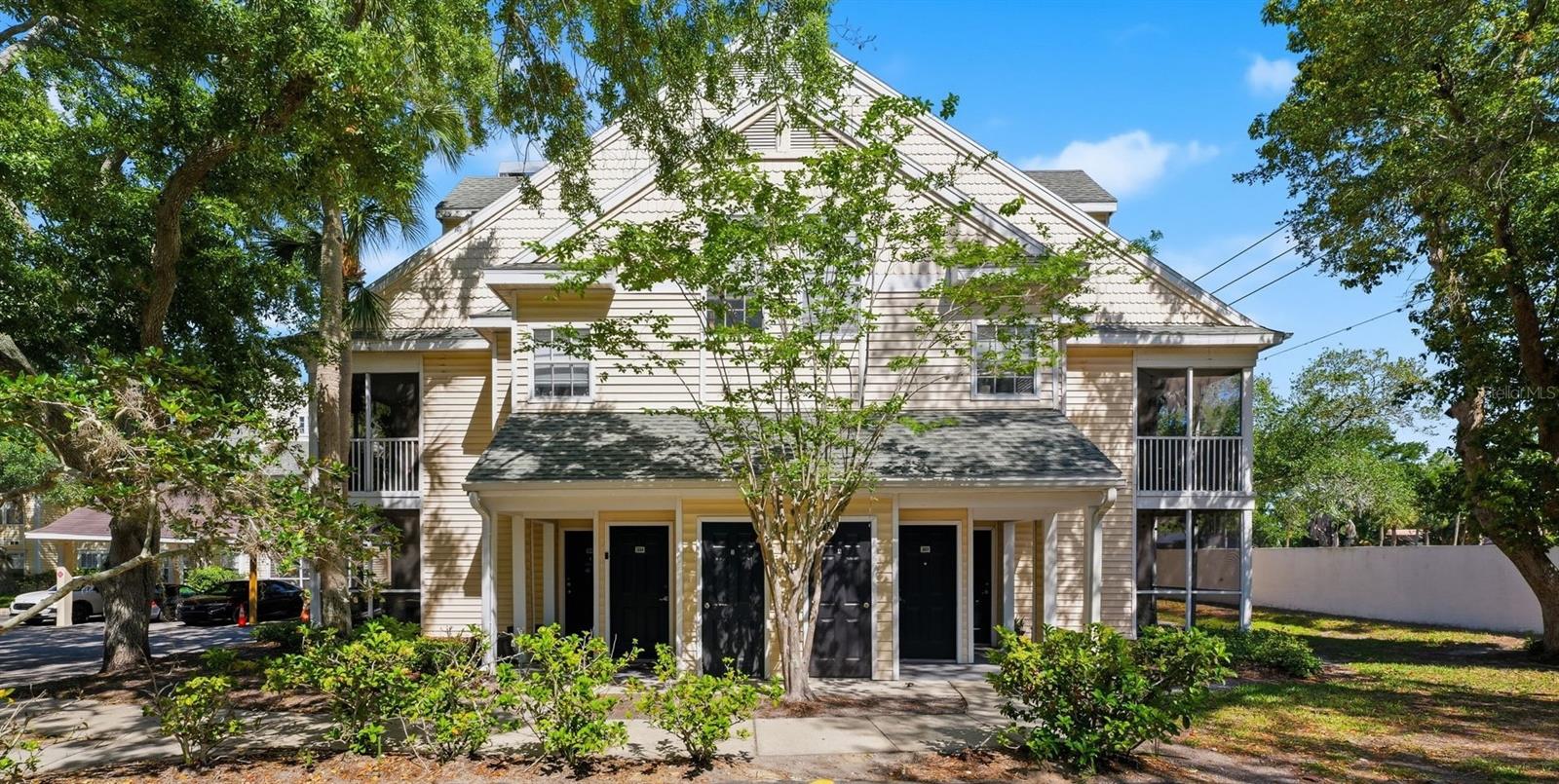 BENTLEY AT COBBS LANDING CONDO THE - Residential