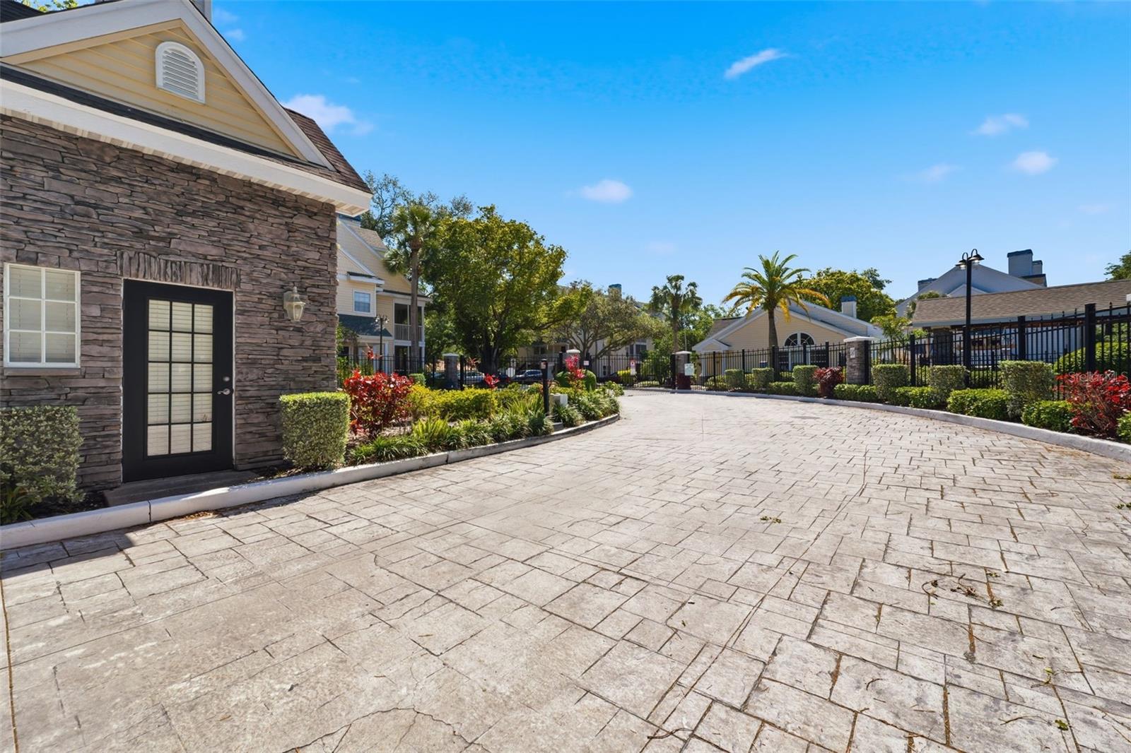 BENTLEY AT COBBS LANDING CONDO THE - Residential