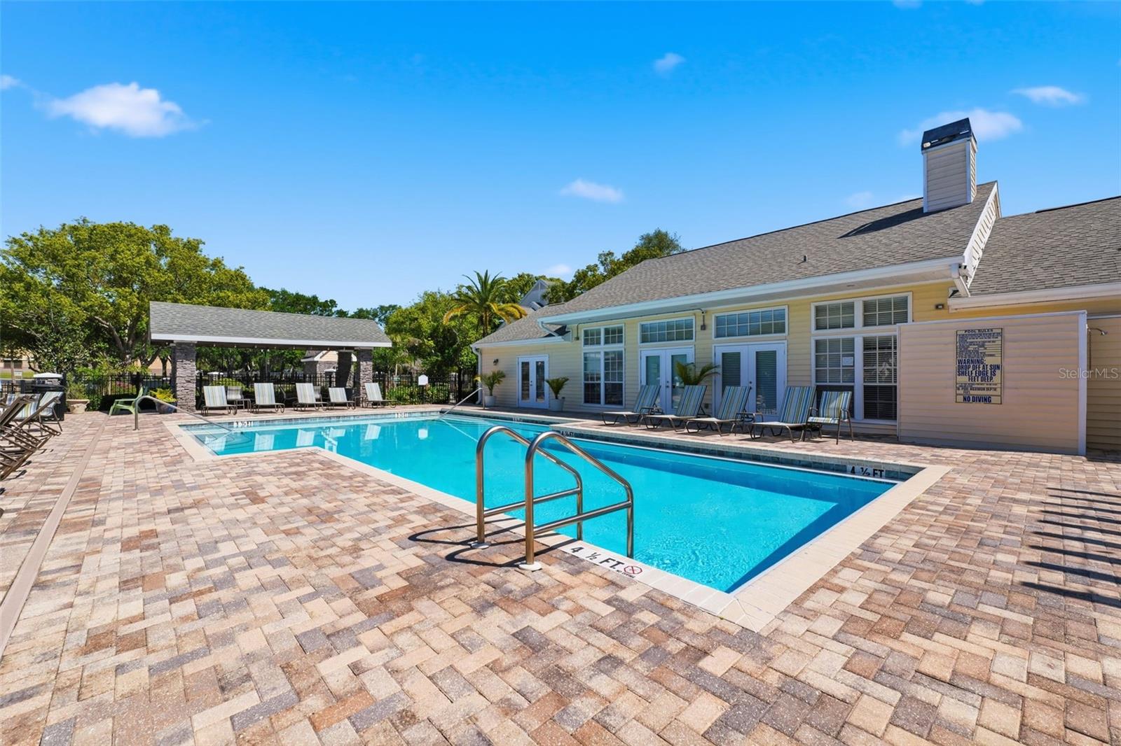 BENTLEY AT COBBS LANDING CONDO THE - Residential