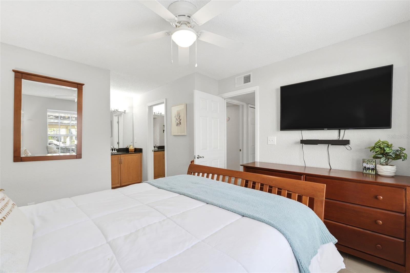 BENTLEY AT COBBS LANDING CONDO THE - Residential