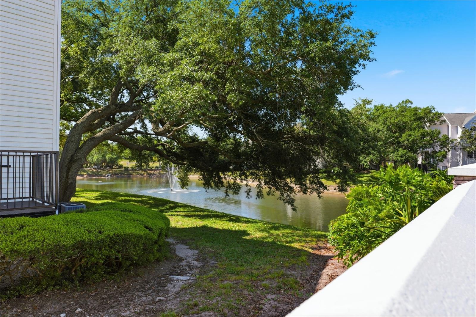 BENTLEY AT COBBS LANDING CONDO THE - Residential