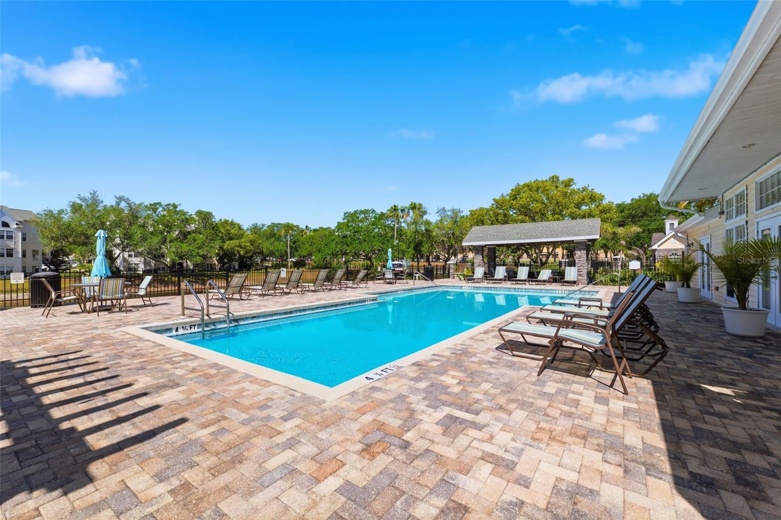 BENTLEY AT COBBS LANDING CONDO THE - Residential