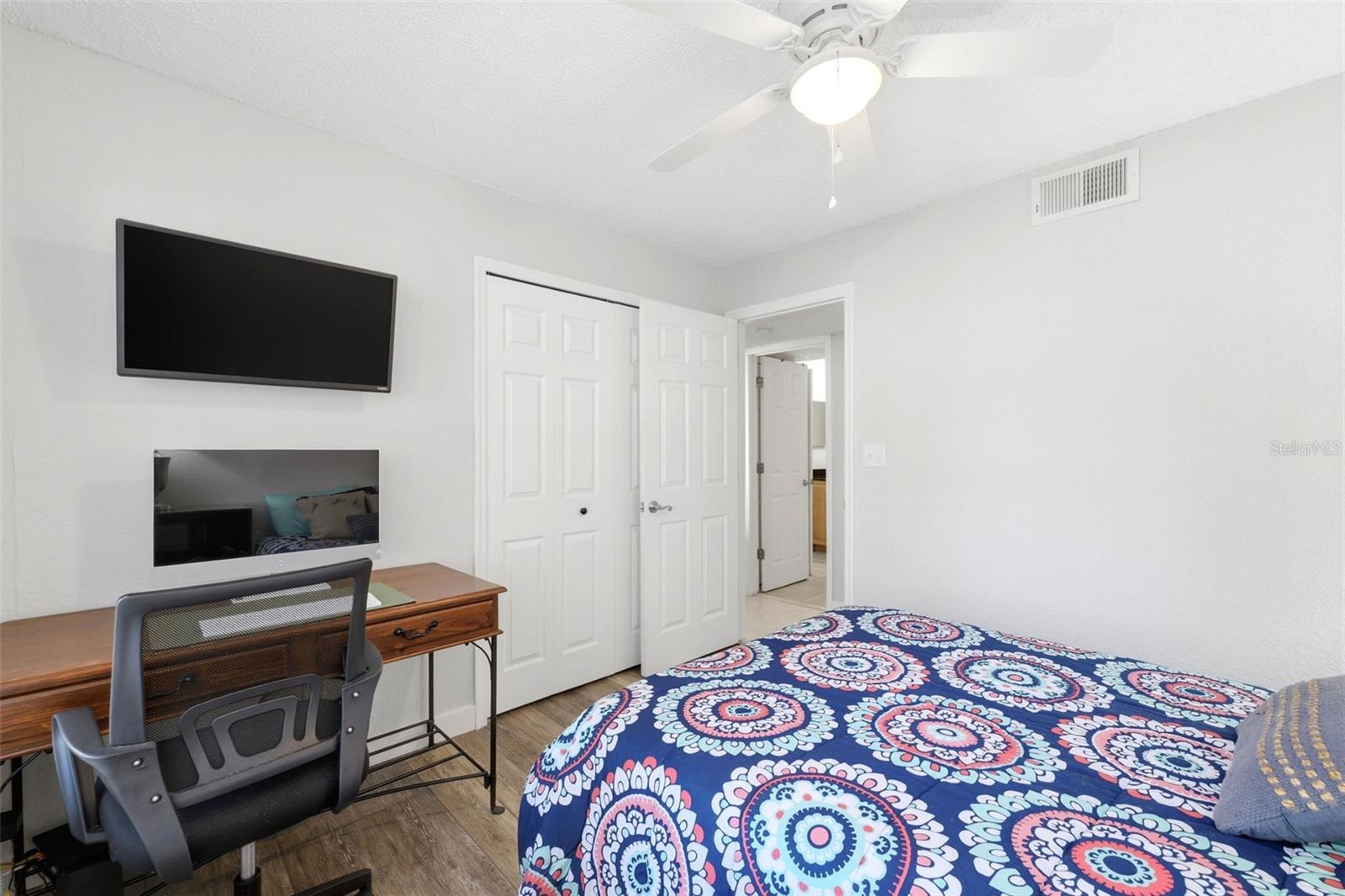 BENTLEY AT COBBS LANDING CONDO THE - Residential