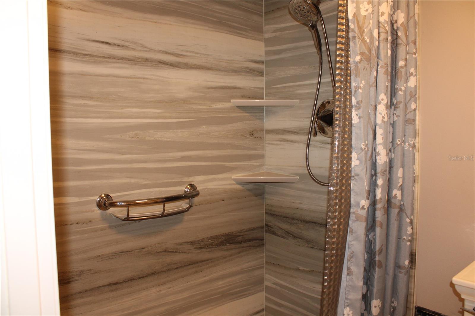 IRONWOOD FIFTEENTH - Residential Lease