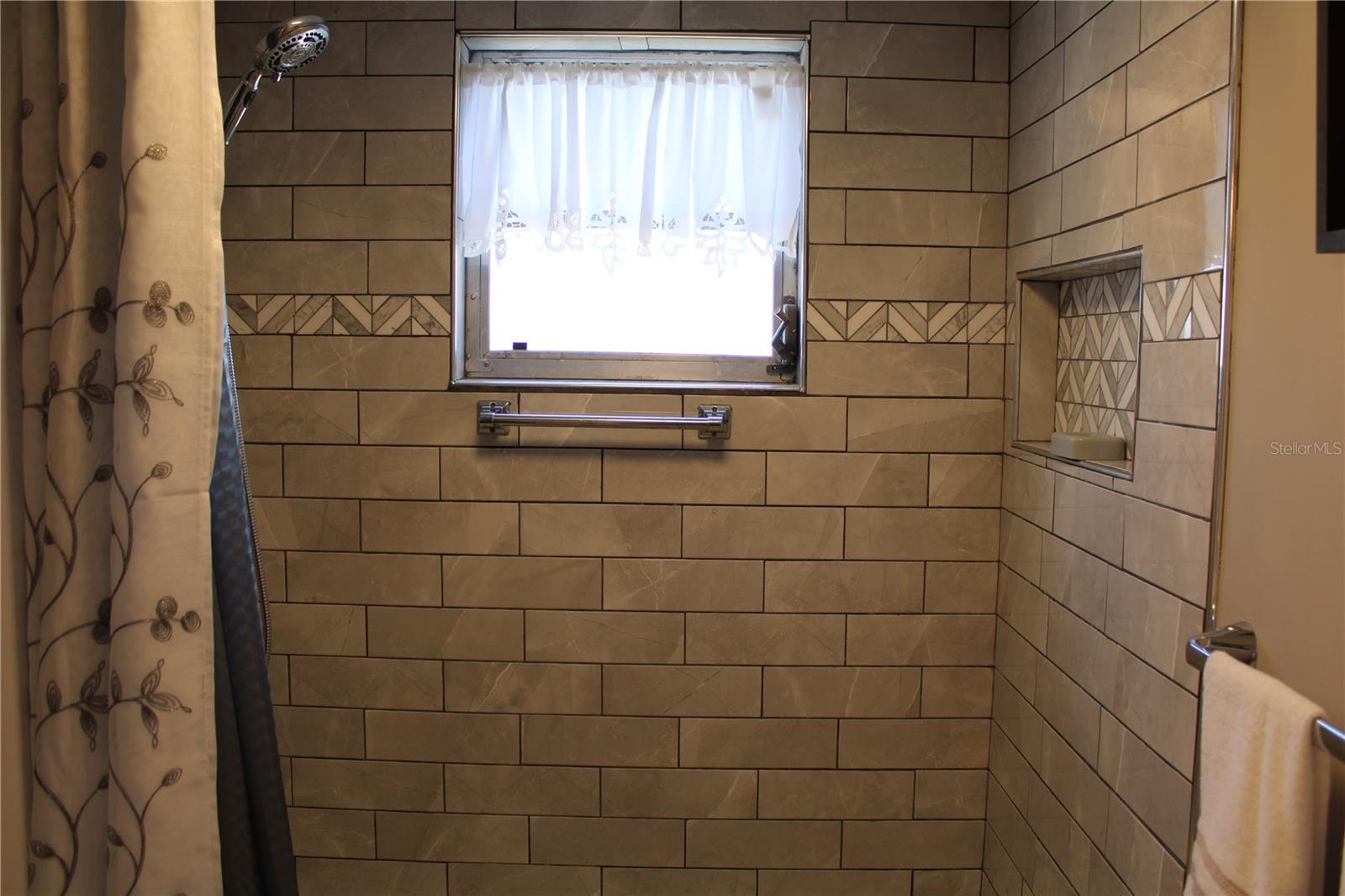 IRONWOOD FIFTEENTH - Residential Lease