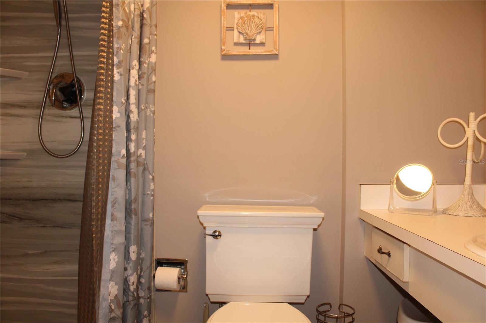 IRONWOOD FIFTEENTH - Residential Lease