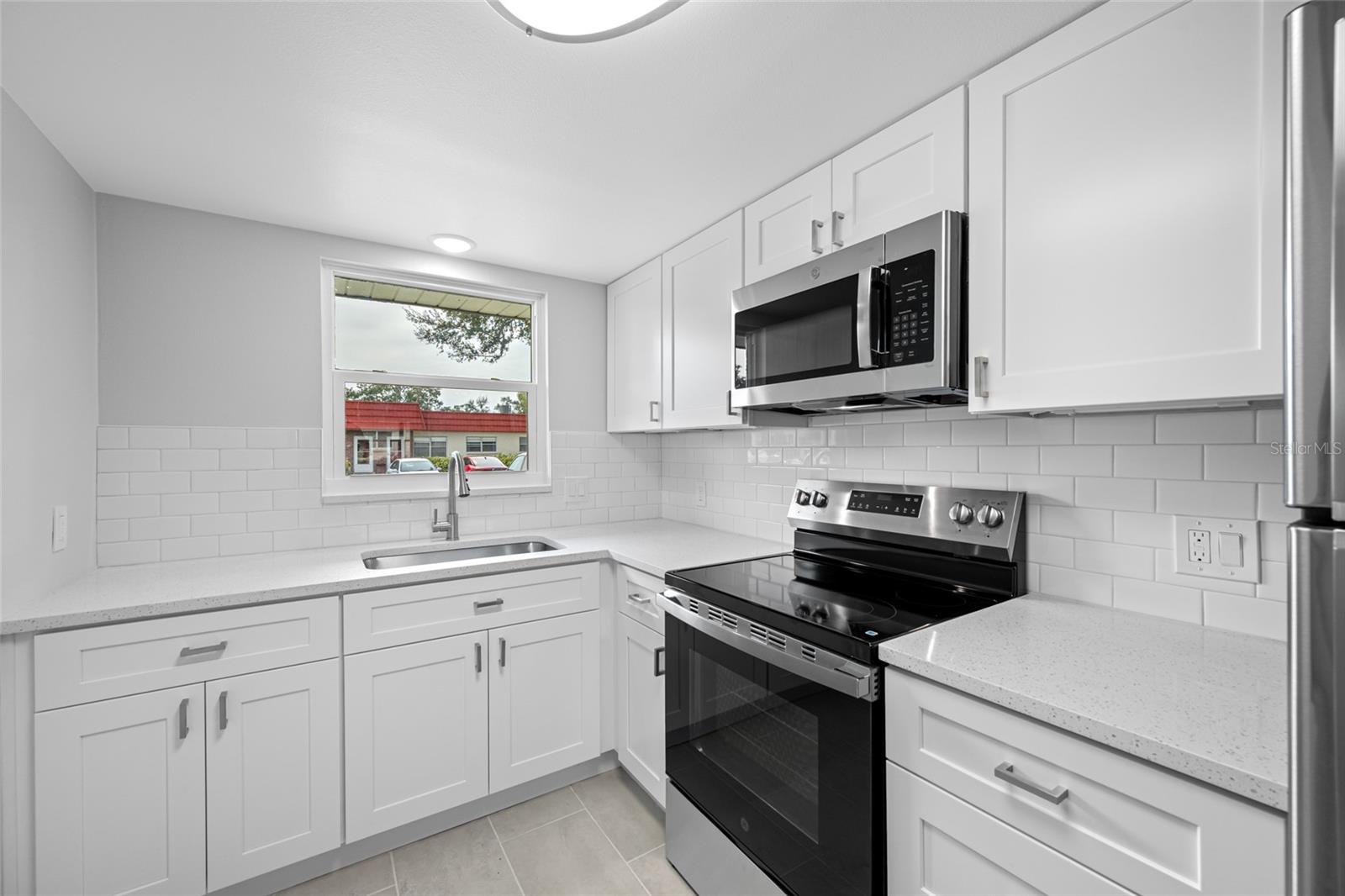 PARKWOOD CONDO - Residential