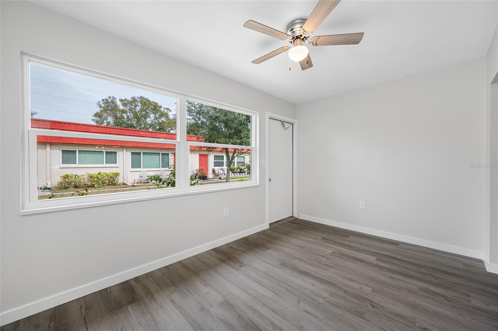 PARKWOOD CONDO - Residential