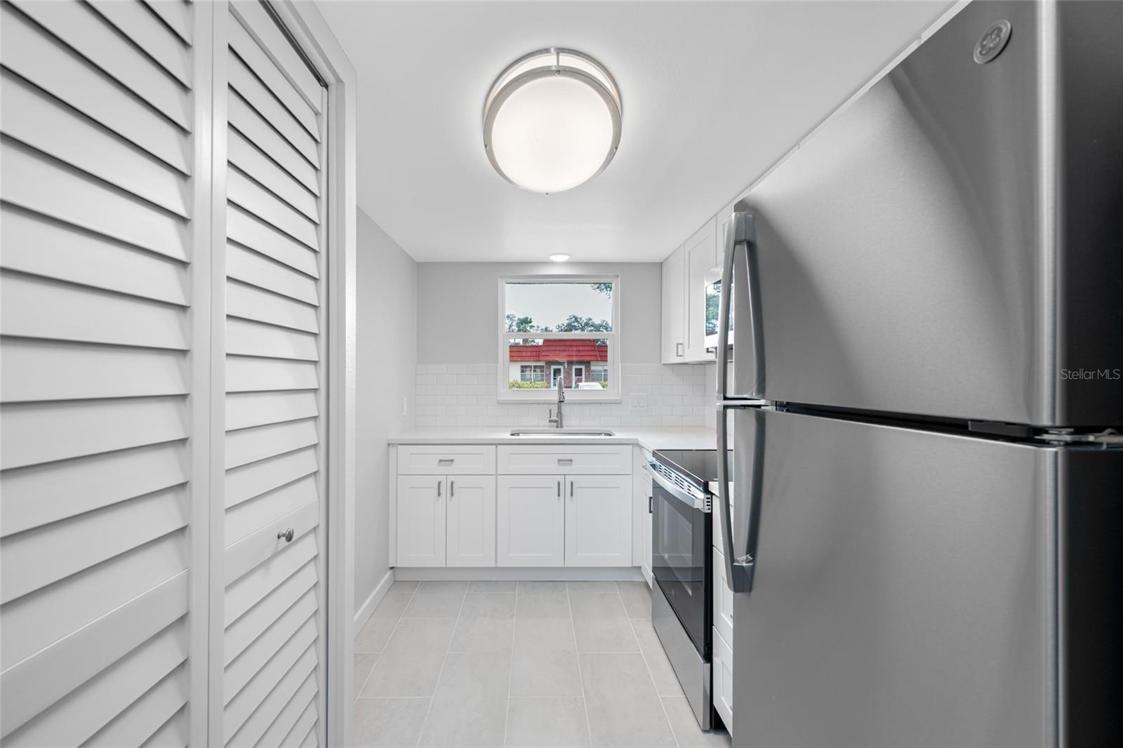 PARKWOOD CONDO - Residential