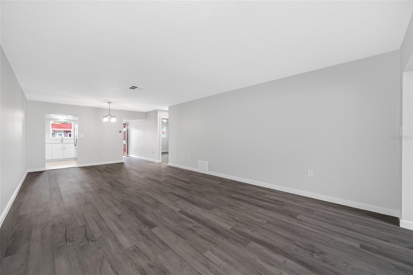 PARKWOOD CONDO - Residential