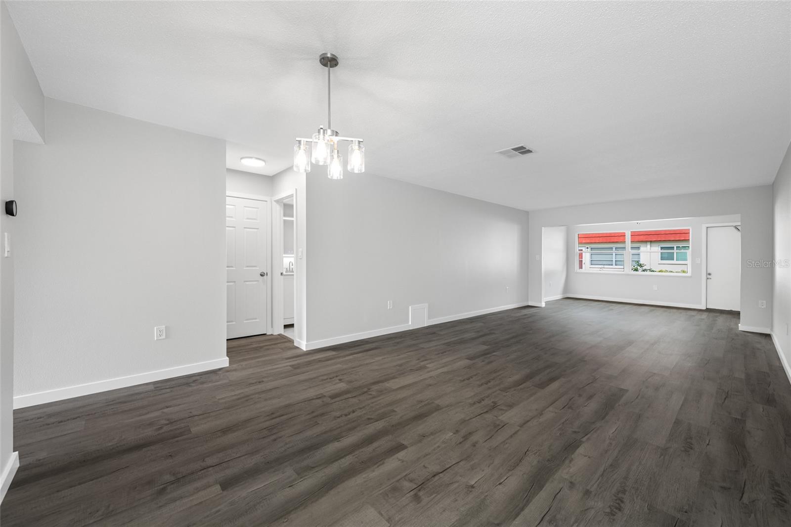 PARKWOOD CONDO - Residential