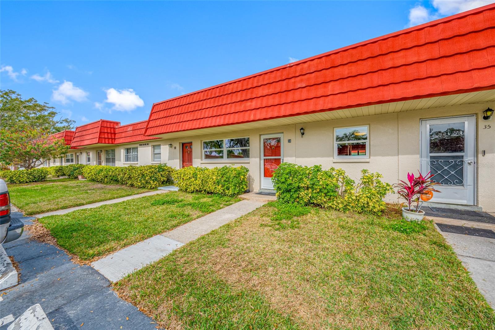 PARKWOOD CONDO - Residential