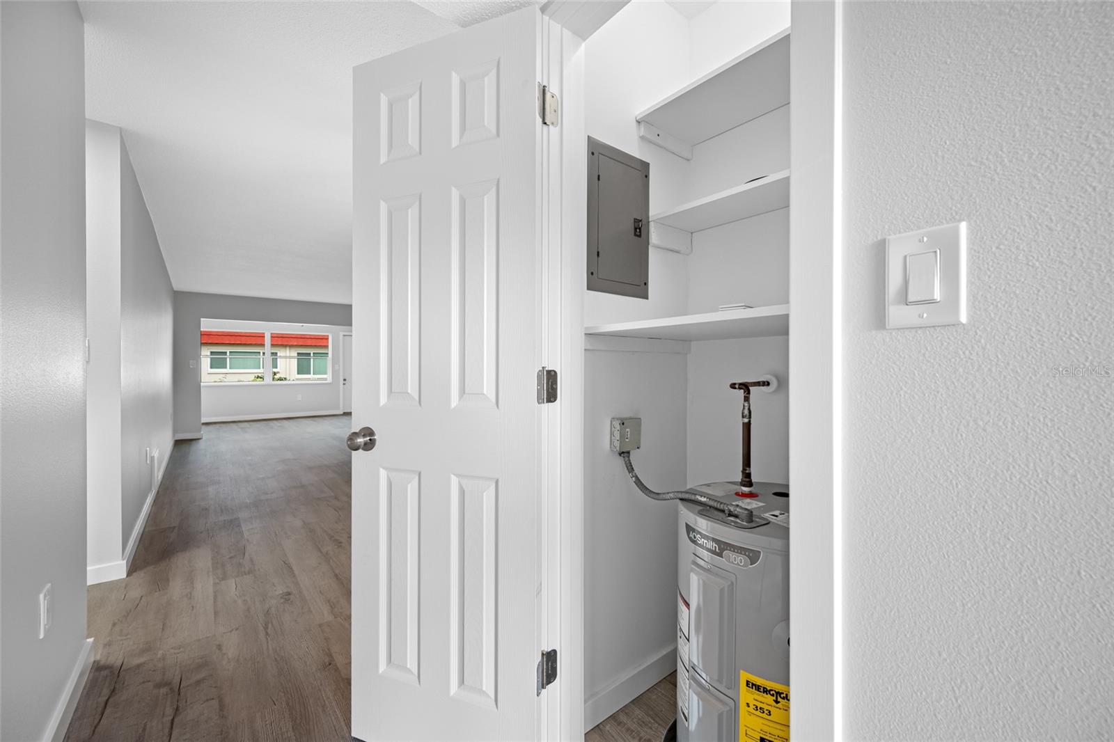 PARKWOOD CONDO - Residential