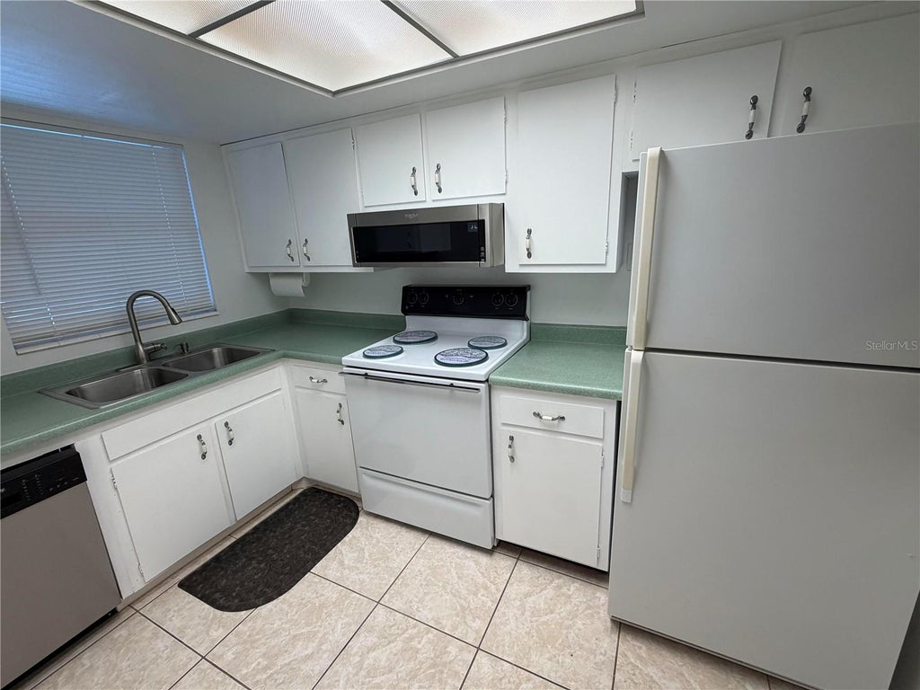 Photo of 6031 Arlene Way, Bradenton, FL 34207 (MLS # A4706637)