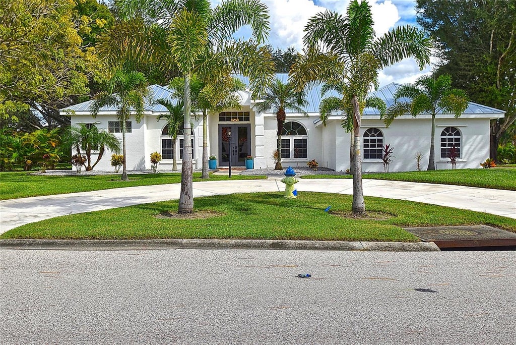 Photo of 8309 Misty Lake Circle, Sarasota, FL 34241 (MLS # TB8556923)