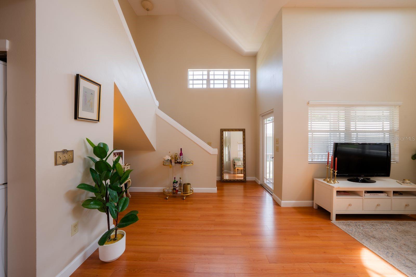 COTTAGES/THE LAKE - Residential