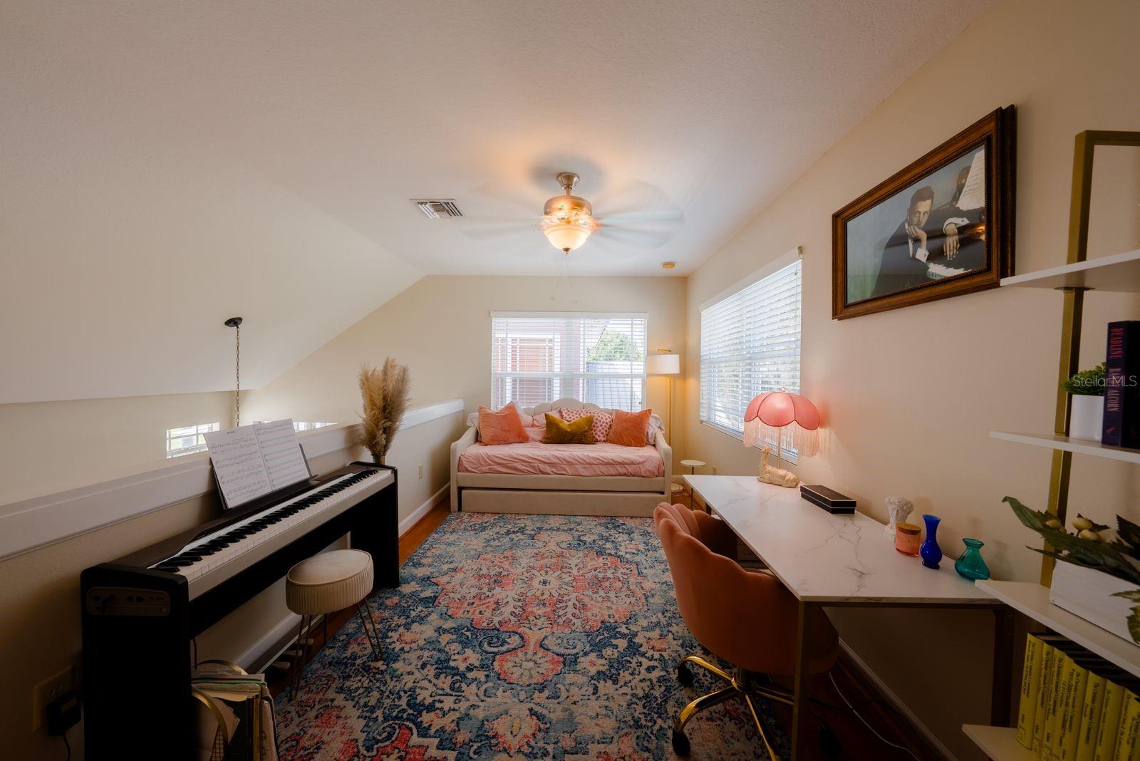 COTTAGES/THE LAKE - Residential